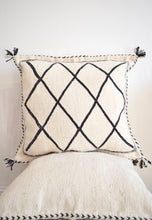 Load image into Gallery viewer, Copy of Beni Ourain cushion cover pillow cover geometric pattern in black 