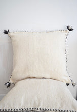 Load image into Gallery viewer, Copy of Beni Ourain cushion cover pillow cover geometric pattern in black 