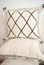 Load image into Gallery viewer, Copy of Beni Ourain cushion cover pillow cover geometric pattern in black 